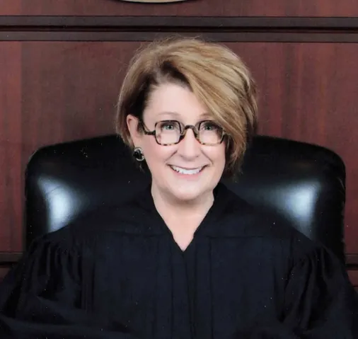 Photo of Elizabeth Kerr